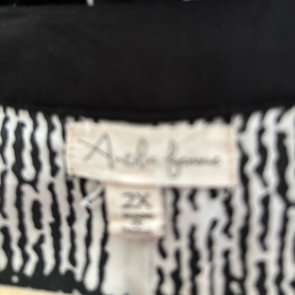 Black and White Plaid Women's Top - Picture 2 of 3